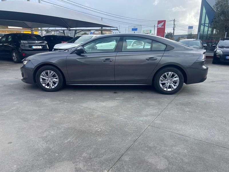 Usado Peugeot 508 Allure 131 HP (96 kW) 2022 Cinza