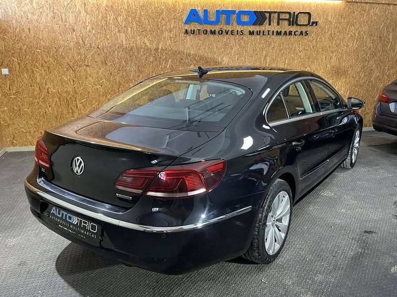 Usado VW CC 140 HP (102 kW) 2012 Preto Sedan