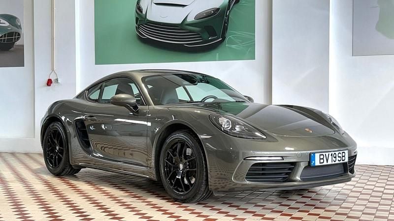 Verde Usado 2020 Porsche 718 Coupé | € 60.000 - Imagem 1/4