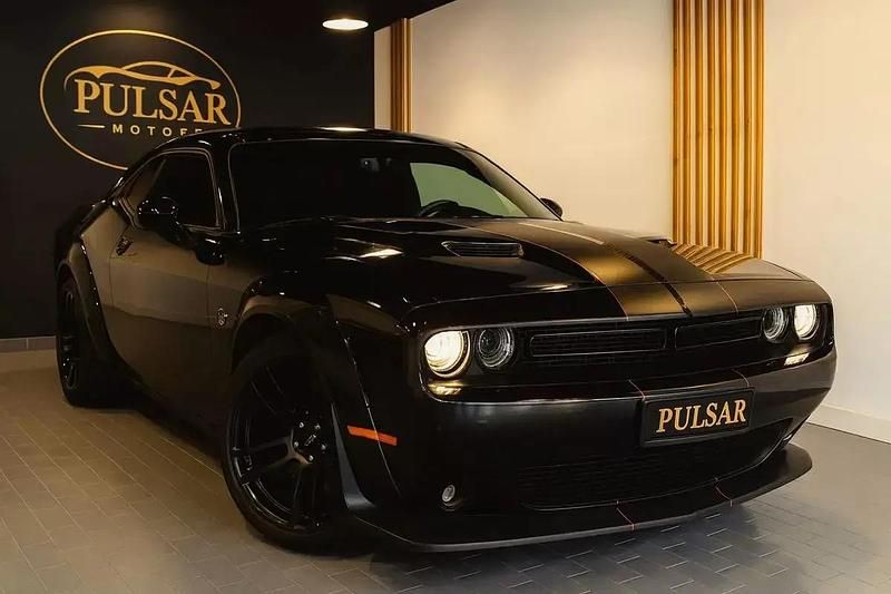 Preto Usado 2018 Dodge Challenger SXT Coupé | € 54.900 - Imagem 1/4