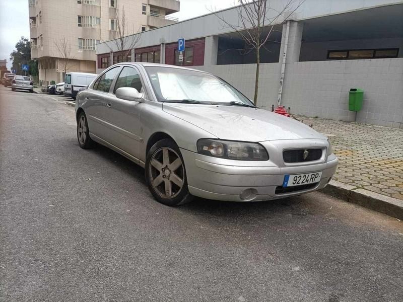 Cinzento Usado 2000 Volvo S60 Sedan | € 2.000 (Preço justo) - Imagem 1/3