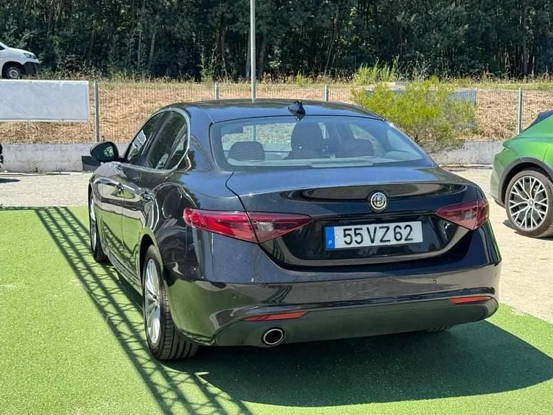 Usado Alfa Romeo Giulia Super 150 HP (110 kW) 2017 Preto Sedan