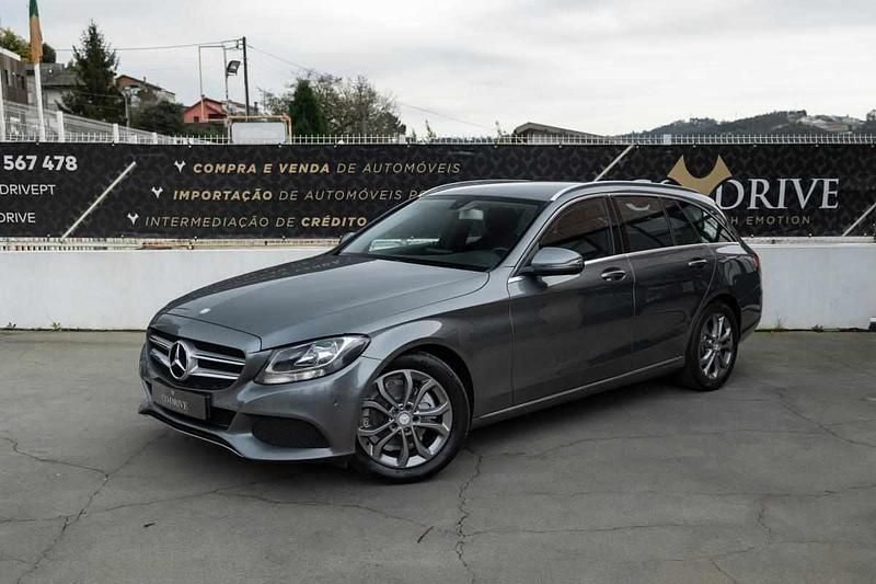 Cinzento Usado 2016 Mercedes C180 | € 15.990 (Bom preço) - Imagem 1/4