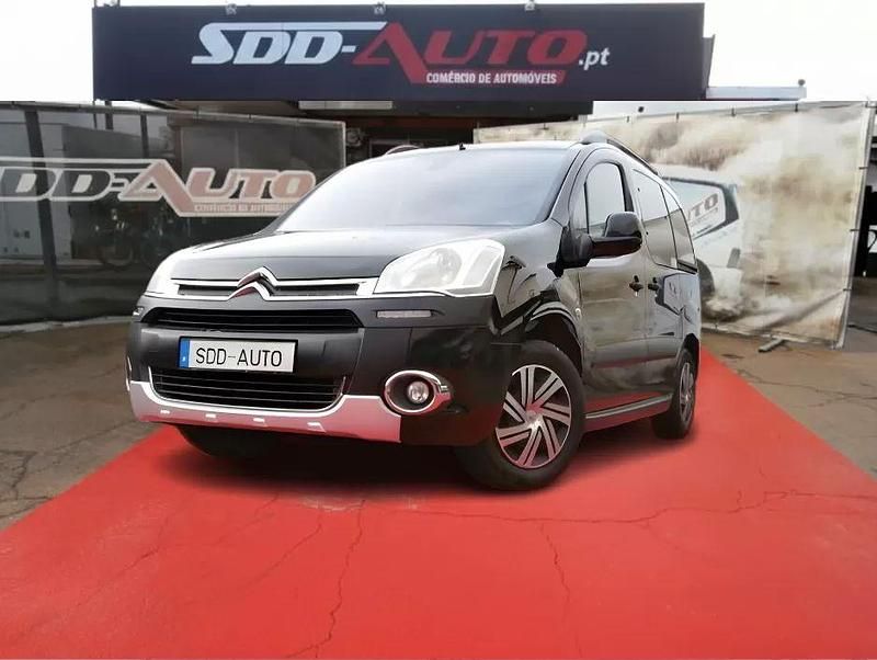Usado Citroën Berlingo XTR 114 HP (83 kW) 2014 Preto Monovolume