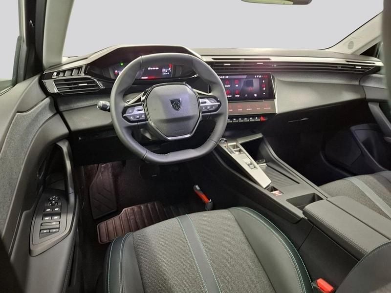 Usado Peugeot 408 Allure 136 HP (100 kW) 2025 Azul SUV