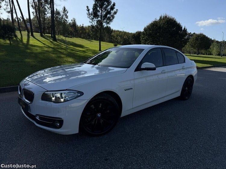 Branco Usado 2017 BMW 520 Luxury Line Sedan | € 27.750 (Preço elevado) - Imagem 1/1