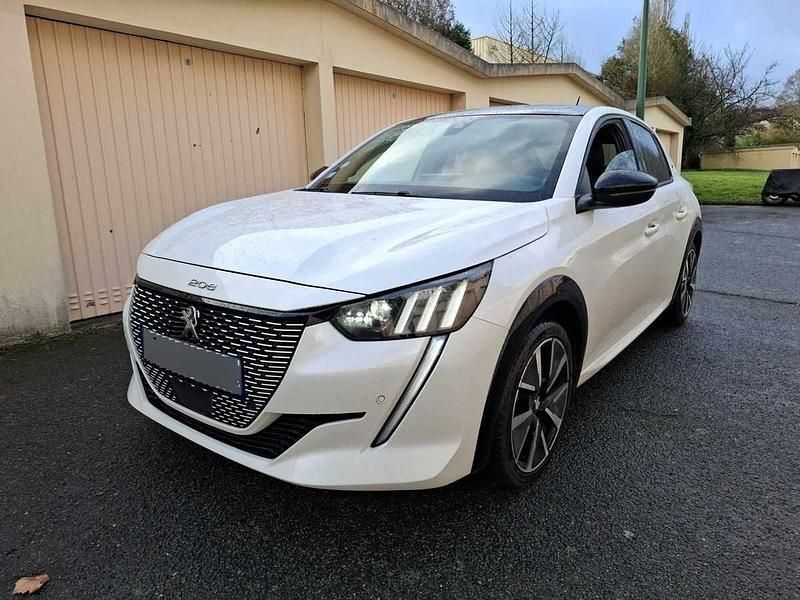Usado Peugeot e-208 GT-line 100 kW (136 HP) 2020 Branco Citadino