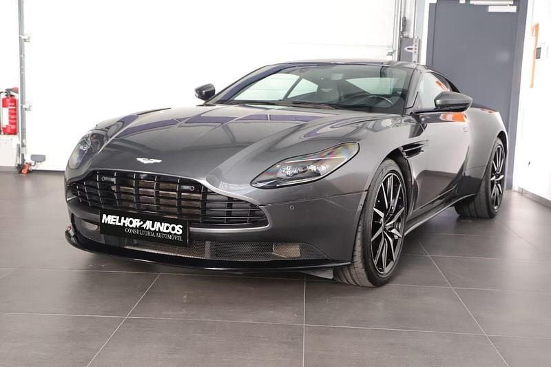 Cinza Usado 2020 Aston Martin DB11 Coupé | € 149.750 - Imagem 1/4