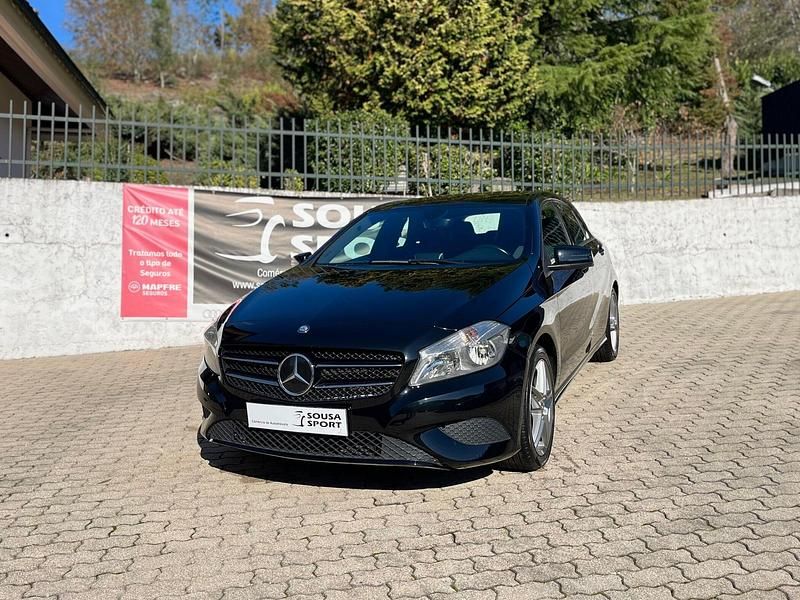 Preto Usado 2015 Mercedes A160 Style | € 14.990 (Preço justo) - Imagem 1/4