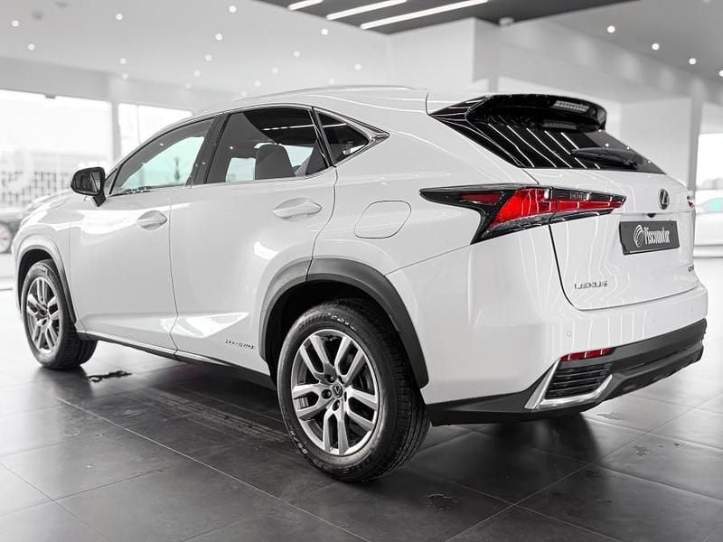 Usado Lexus NX300h 197 HP (144 kW) 2018 Branco SUV