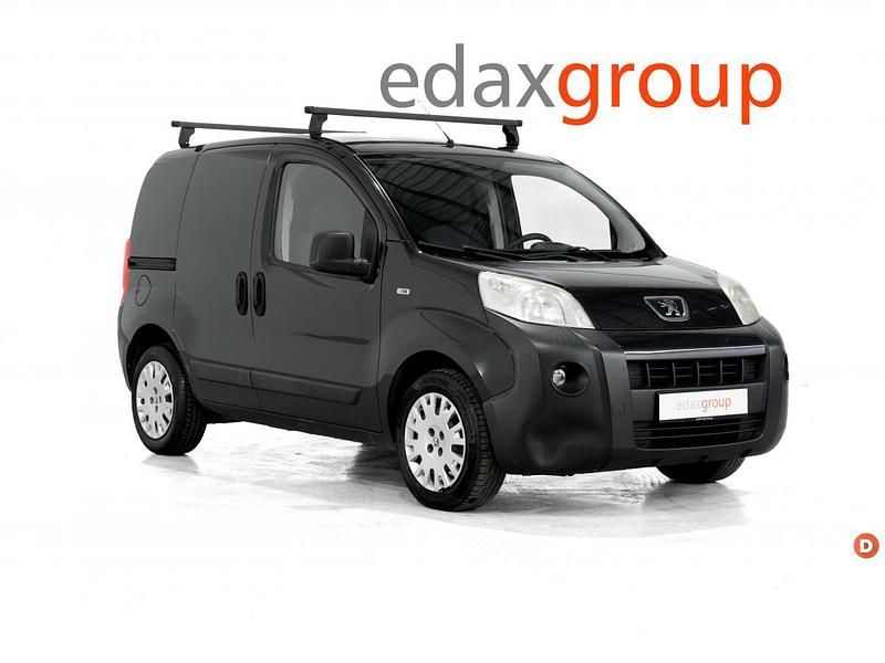 Cinzento Usado 2015 Peugeot Bipper Monovolume | € 6.490 - Imagem 1/4