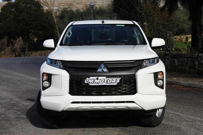 Usado Mitsubishi L200 Invite 150 HP (110 kW) 2022 Branco Pickup