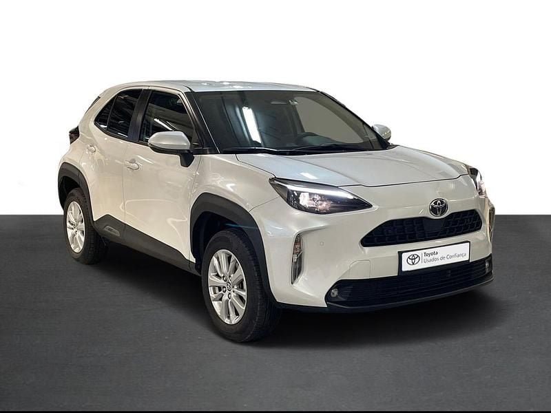 Branco (sólida) Usado 2024 Toyota Yaris Comfort Sedan | € 26.750 (Preço justo) - Imagem 1/4