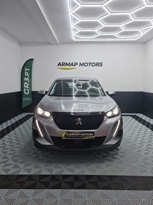 Cinza Usado 2020 Peugeot 2008 Active SUV | € 14.990 (Bom preço) - Imagem 1/4