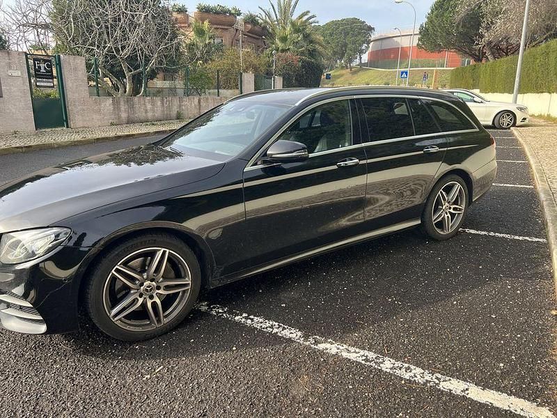 Usado 2018 Mercedes E220 AMG Sedan | € 24.800 - Imagem 1/4