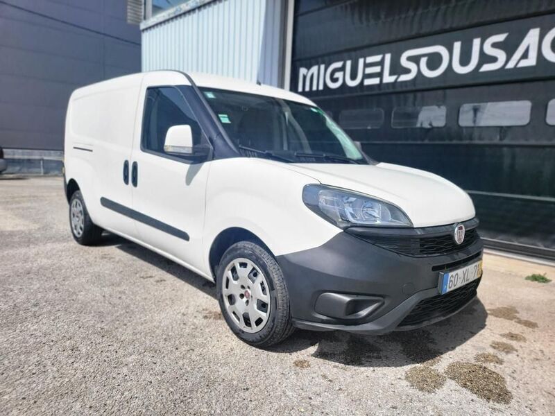 Branco Usado 2019 Fiat Doblò Monovolume | € 9.500 (Preço justo) - Imagem 1/4