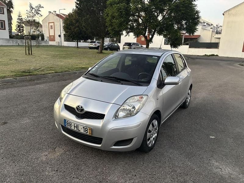 Usado 2009 Toyota Yaris Sedan | € 6.500 (Preço justo) - Imagem 1/4