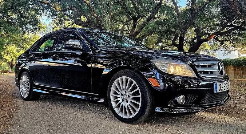 Preto Usado 2009 Mercedes C230 Sedan | € 14.990 - Imagem 1/4
