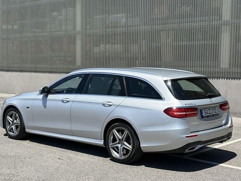 Usado 2019 Mercedes E300 AMG line Sedan | € 33.000 - Imagem 1/4