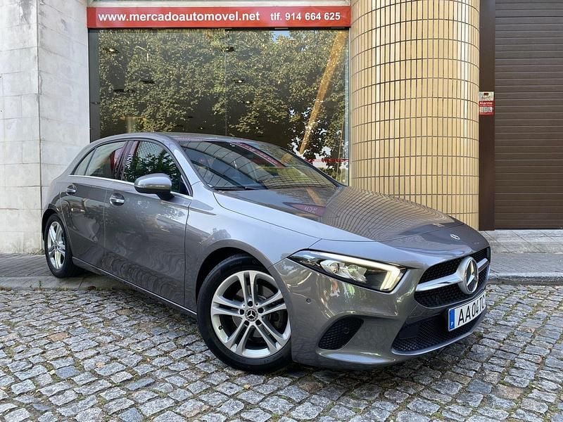 Cinza Usado 2020 Mercedes A160 Style | € 21.900 (Super Preço) - Imagem 1/4
