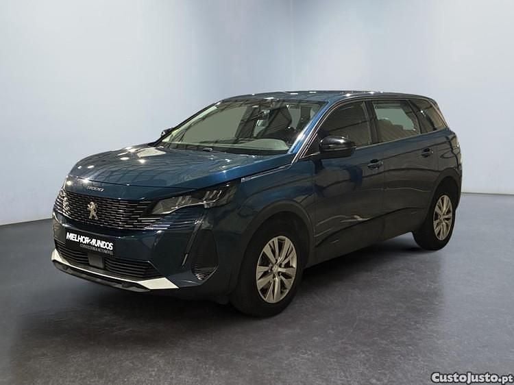 Usado Peugeot 5008 Active 130 HP (95 kW) 2022 Azul SUV