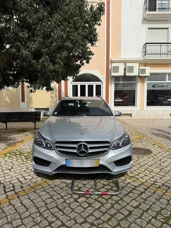Usado Mercedes E250 204 HP (150 kW) 2016 Cinza Carrinha