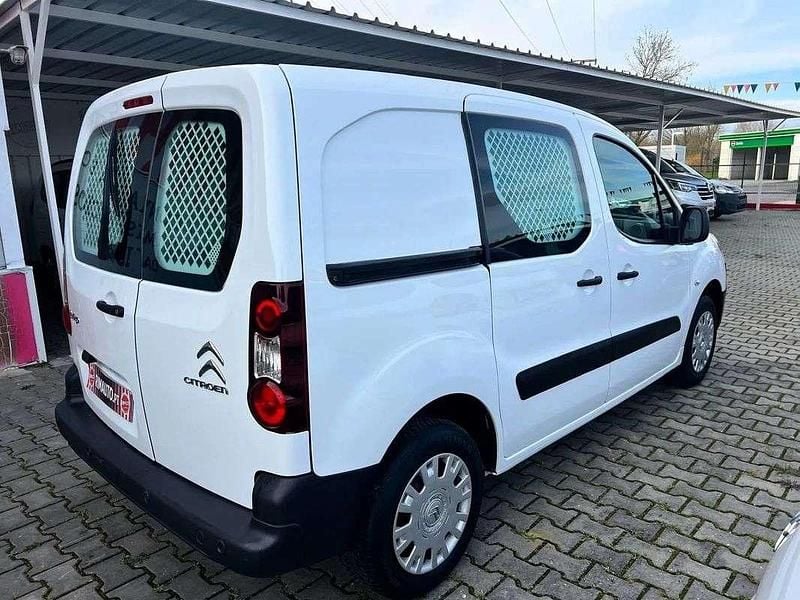 Usado Citroën Berlingo XTR 110 HP (80 kW) 2016 Castanho Monovolume
