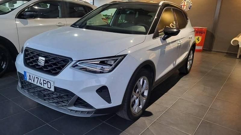 Branco Usado 2022 Seat Arona FR SUV | € 18.500 (Preço justo) - Imagem 1/4
