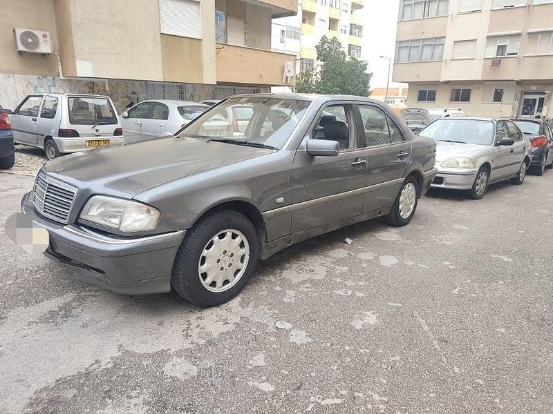 Usado Mercedes C250 150 HP (110 kW) 1997 Sedan