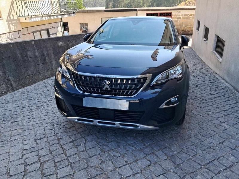 Cinzento Usado 2019 Peugeot 3008 SUV | € 19.990 (Preço justo) - Imagem 1/4