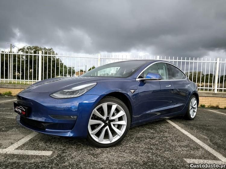 Azul Usado 2019 Tesla Model 3 Long Range AWD Sedan | € 25.990 (Preço justo) - Imagem 1/1