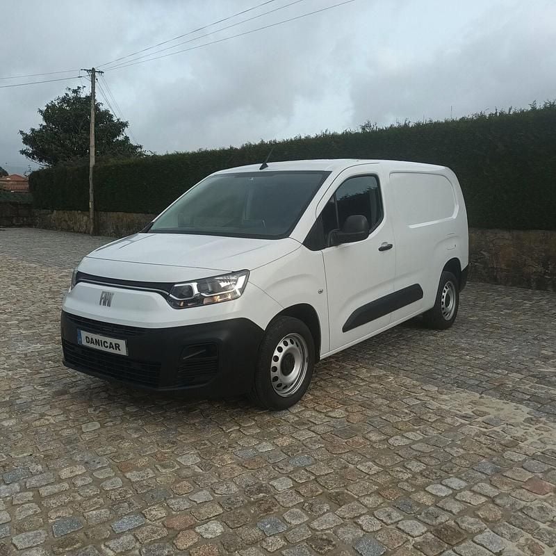 Usado Fiat Doblò 100 HP (73 kW) 2023 Branco Monovolume