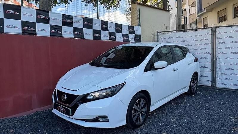 Usado Nissan Leaf N-Connecta 110 kW (150 HP) 2021 Cinza antracite Citadino