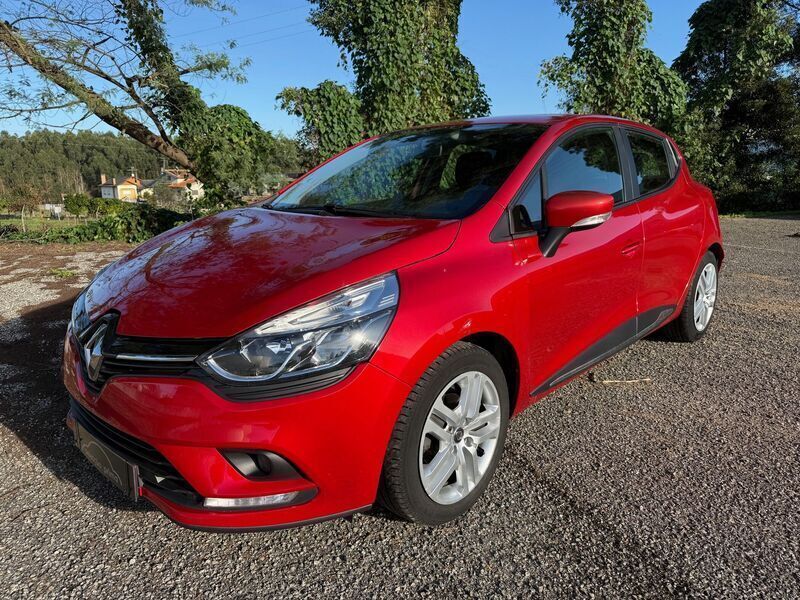 Usado Renault Clio IV LIMITED 90 HP (66 kW) 2019 Vermelho