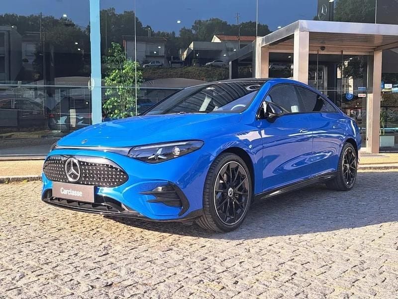 Azul Usado 2025 Mercedes 250 Advanced Plus Coupé | € 58.000 - Imagem 1/4