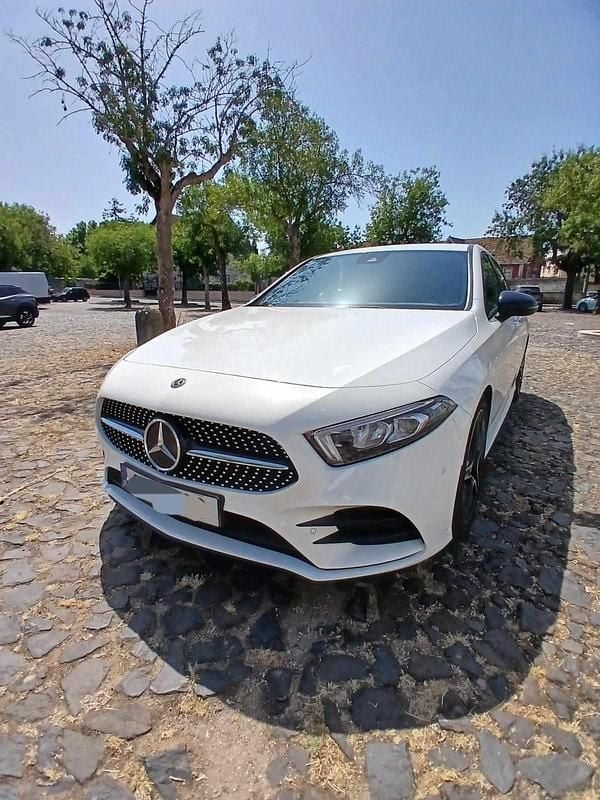 Branco Usado 2019 Mercedes A180 Citadino | € 24.900 (Preço justo) - Imagem 1/4