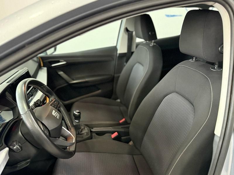 Usado Seat Ibiza Style 95 HP (69 kW) 2022 Cinzento Citadino