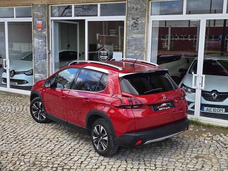 Usado Peugeot 2008 Allure 110 HP (80 kW) 2018 Vermelho SUV