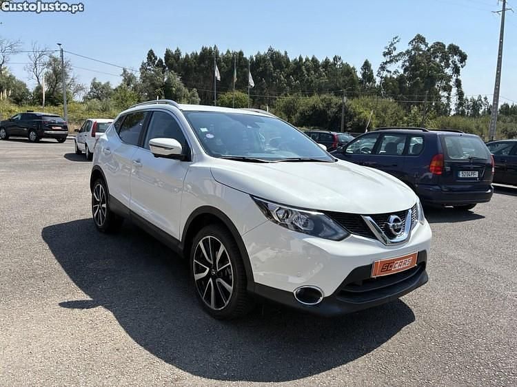 Branco Usado 2016 Nissan Qashqai Tekna SUV | € 14.950 (Bom preço) - Imagem 1/1