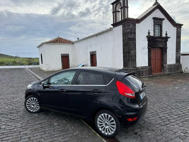 Usado 2010 Ford Fiesta Sedan | € 6.500 (Preço justo) - Imagem 1/4