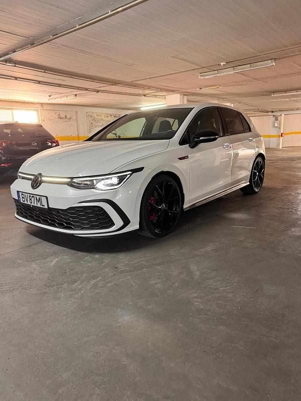 Branco Usado 2022 VW Golf VIII | € 34.900 (Bom preço) - Imagem 1/4