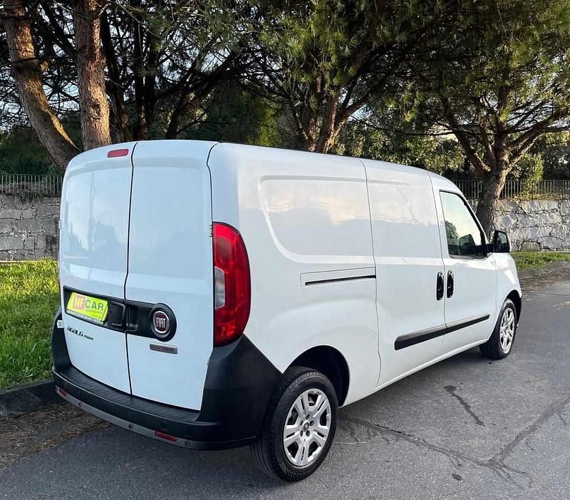 Usado Fiat Doblò 105 HP (77 kW) 2019 Branco Monovolume
