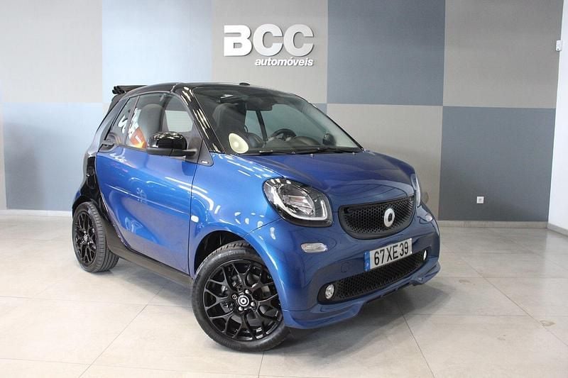 Azul Usado 2019 Smart ForTwo Cabrio Passion Cabrios | € 16.990 - Imagem 1/4