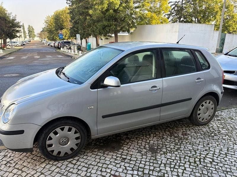Usado 2004 VW Polo Sedan | € 2.200 (Bom preço) - Imagem 1/4