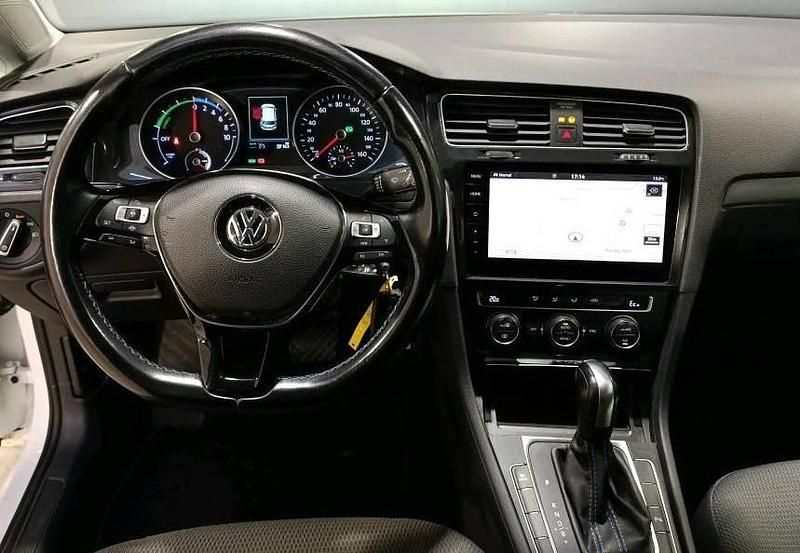 Usado VW e-Golf 100 kW (136 HP) 2020 Branco Citadino