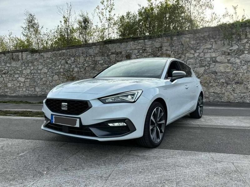 Branco Usado 2021 Seat Leon Sedan | € 27.000 (Preço elevado) - Imagem 1/4