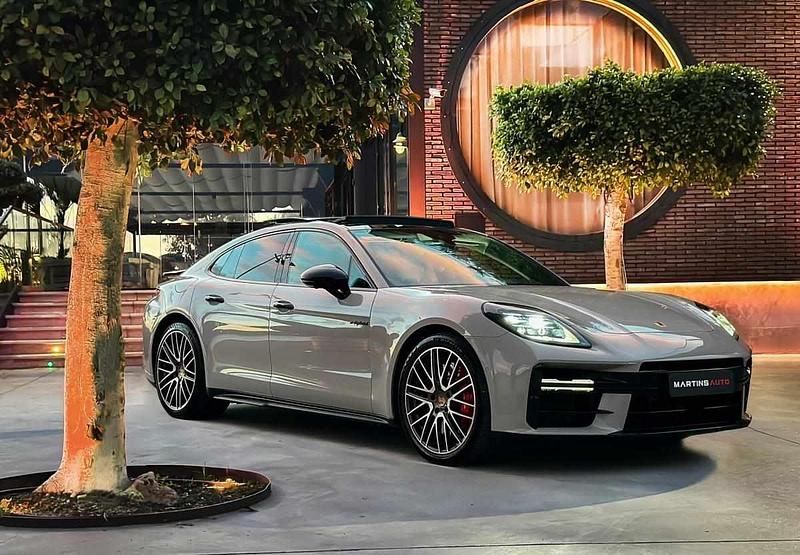 Usado Porsche Panamera 544 HP (400 kW) 2024 Cinzento Citadino