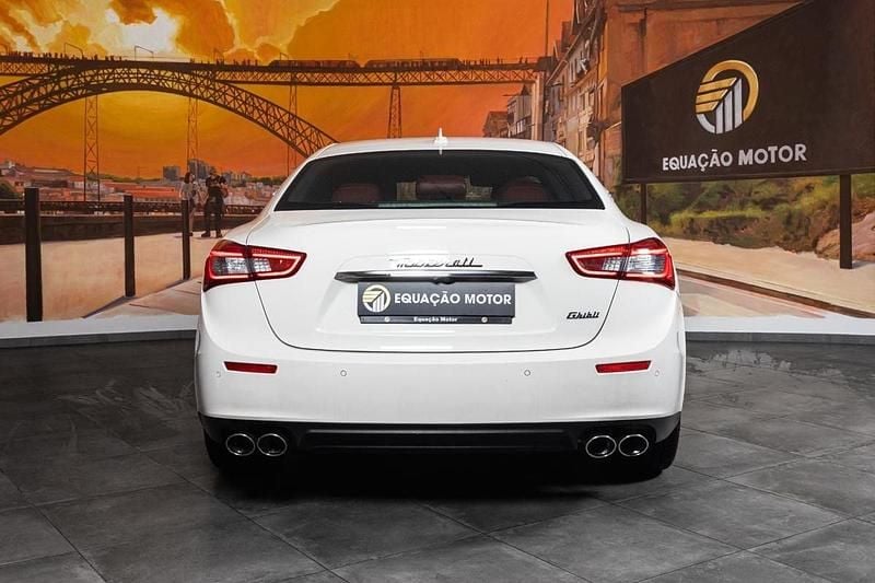 Usado Maserati Ghibli 275 HP (202 kW) 2014 Branco Sedan