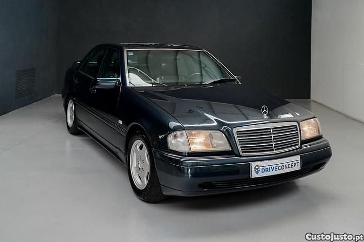 Usado Mercedes C250 150 HP (110 kW) 1996 Cinza Sedan