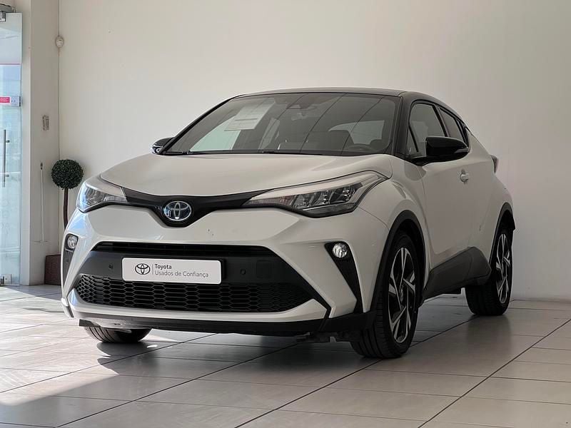 Branco (pintura metalizada especial) Usado 2023 Toyota C-HR SUV | € 31.250 (Preço justo) - Imagem 1/4
